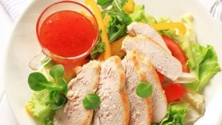 栄養士考案！手軽にできるサラダチキンの作り方