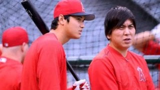 【MLB】大谷翔平を支える水原通訳が“キメ顔”披露　米ファン「史上最高にクール」