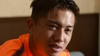 安部裕葵は断言。「環境や先輩が僕をサッカーに夢中にさせてくれる」 