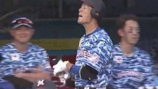 ロッテ岡が移籍後初本塁打　ベンチでは仲間から“完全無視”で祝福