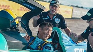 奇跡はならずも室屋義秀は笑顔。エアレース第６戦で泥沼から抜け出す