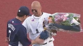 ロッテ福浦が2000安打達成　地元ファン、同期の西武・松井の前で鮮やか二塁打