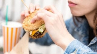 ダイエット中の方健康志向の方必見！！ ジャンクフードを避けなければいけない本当の理由