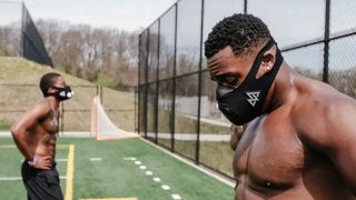 トレーニング時につけるマスク登場！消費カロリーアップ、パフォーマンス向上効果も