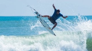 五十嵐カノアが「ISA WORLD SURFING GAMES」オープンメンで銀メダル獲得！
