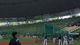 10年ぶりV王手の西武、打撃練習中にメットライフドームが突如停電…