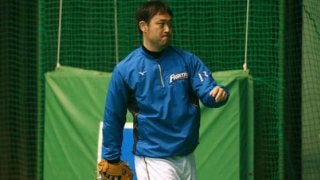 日本ハム石井裕、感動の引退セレモニー　「お母さん、ありがとう」