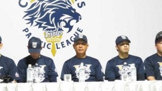 西武、歓喜のビールかけ　3000本が20分で泡　浅村「もう1回しましょう！」