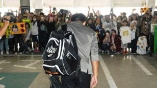 引退試合の鷹・本多、待ち受けたファンに深々一礼「力を振り絞って頑張ります」