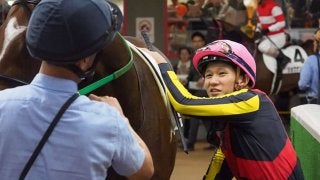 【東京3R/2歳新馬】石川「すごくマジメです」フォークテイルデビュー勝ち