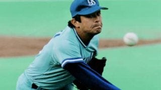 ベンチの指示で内角へズバズバ。荒木大輔は日本シリーズ初戦で攻めた