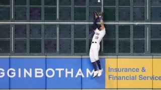 【MLB】球場内に乾いた音、よく見ると…ア・リーグ優勝決定シリーズで“疑惑の判定”