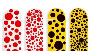 草間彌生×MoMAコラボレーションスケートボード、先行販売が決定