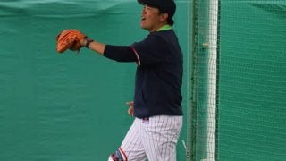 ヤクルトが野村克則2軍バッテリーコーチ、三木肇2軍チーフコーチの退団発表