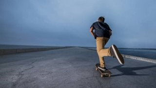 東京五輪で注目のスケボー。“電動”で楽しめるボードが日本初上陸