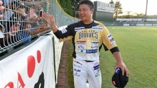 巨人の村田修一ファーム打撃コーチ、三塁手でBCリーグのベストナインに選出