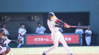 【トライアウト】阪神戦力外の西岡、第2打席でロッテ時代の同僚・成瀬から左中間へ適時二塁打