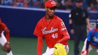 広島アドゥワは4倍超2200万円、ロッテ角中は現状維持…17日の主な契約更改