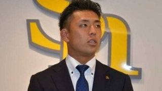 ホークス九鬼が現状維持でサイン　甲斐には「バッティングでは負けちゃいけない」