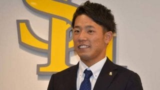 ホークス増田が微増に笑顔でサイン　オフは内川に弟子入り「学んでいきたい」