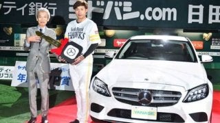 鷹・柳田、3度目のベンツ獲得　ベンツオープンカーでのパレードは「一生の思い出」