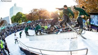 東京渋谷に特設ゲレンデ！オリンピック選手たちが圧巻のスノーボードパフォーマンス