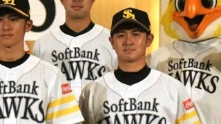 鷹のドラ7は26歳の妻子持ちルーキー　単身赴任経てプロ入り「泣いて喜んでくれた」