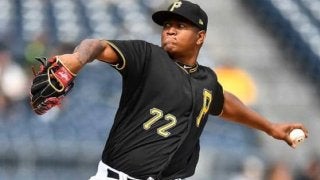 「母さん、僕は右利きなんだ」…中日加入の164キロ左腕ロメロに驚きの事実