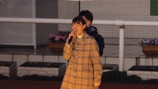 【朝日杯FS】飯豊まりえがプレゼンターとして登場