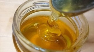 はちみつが喉にいいと言われるワケは？