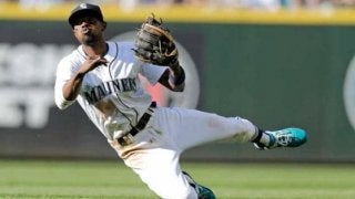 客席ダイブにスーパーマンキャッチ…　今季MLBを沸かせたNO1内野守備は？