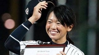 【女子プロ野球】川端友紀、ツイッターでも電撃引退を報告　ヤクルトの兄・慎吾との写真も投稿