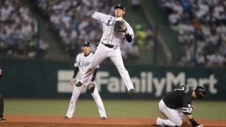 浅村の驚異のジャンプスロー　カメラマン選出、今年のベストショット【プロ編】