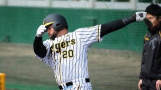 “就活中”のロサリオが打撃練習動画を公開　阪神キャップで鋭いスイング披露