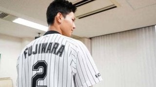 ロッテドラ1藤原、車直撃場外弾　「申し訳ない」も…爽やかスマイル写真が話題