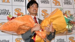 鷹一筋15年→引退の城所氏、福田との自主トレ動画公開「俺は何を目指して…」