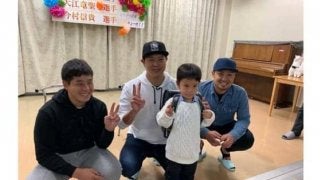 西武内海、昨季の投球回数と同じ82個のランドセルを寄贈「今年は最低3桁を」
