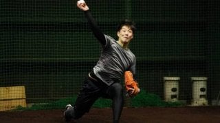日本ハムのドラ1吉田輝星が初ブルペン　捕手を立たせて直球とカーブを23球