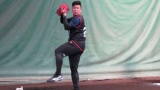 井口監督の前でブルペン入りも…ロッテドラ2右腕・東妻が見せる2つの“顔”