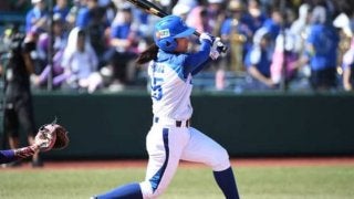 女子プロ野球選手が200キロのバーベルを…　驚愕動画にファン「小錦を持ち上げた」