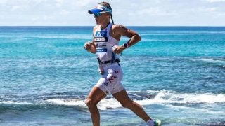 ホカ オネオネ、アスリートのためのレース用シューズ「EVO CARBON ROCKET」発売