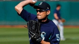 イチローの“異質”のレーザーも…MLB公式の外野手“強肩動画集”は「美しい」