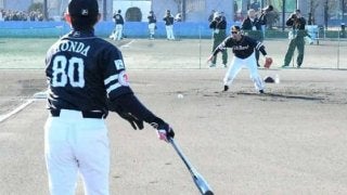 ソフトバンク松田が“本多ノック”で特守　「13年一緒にやってきたから」