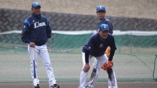 西武ドラ3山野辺が連日特守！　憧れの源田とノック競演「ミニサプライズ」