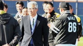 達川前ヘッドコーチが鷹キャンプを訪問　“達川節”全開「C組にも行くぞ」