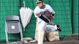 リハビリ中の鷹・加治屋、ネット投球で復帰に一歩前進「次クールで立ち投げ」