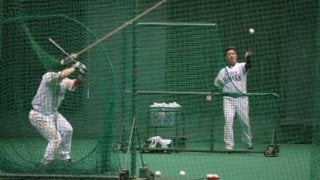 鷹・工藤監督が甲斐にマンツーマンレッスン　キャンプ初の打撃投手も務める