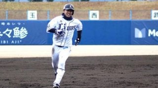 西武外崎が順調調整！　シート打撃でチーム1号＆アップルパンチも笑顔で披露