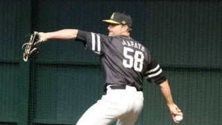 鷹サファテがキャンプ初ブルペン　変化球交えて75球「全てが新しく感じる」