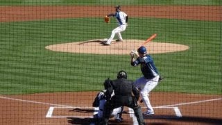 日ハム栗山監督、斎藤佑の2回完璧投球に笑顔「必死な姿は見えた。良かった」